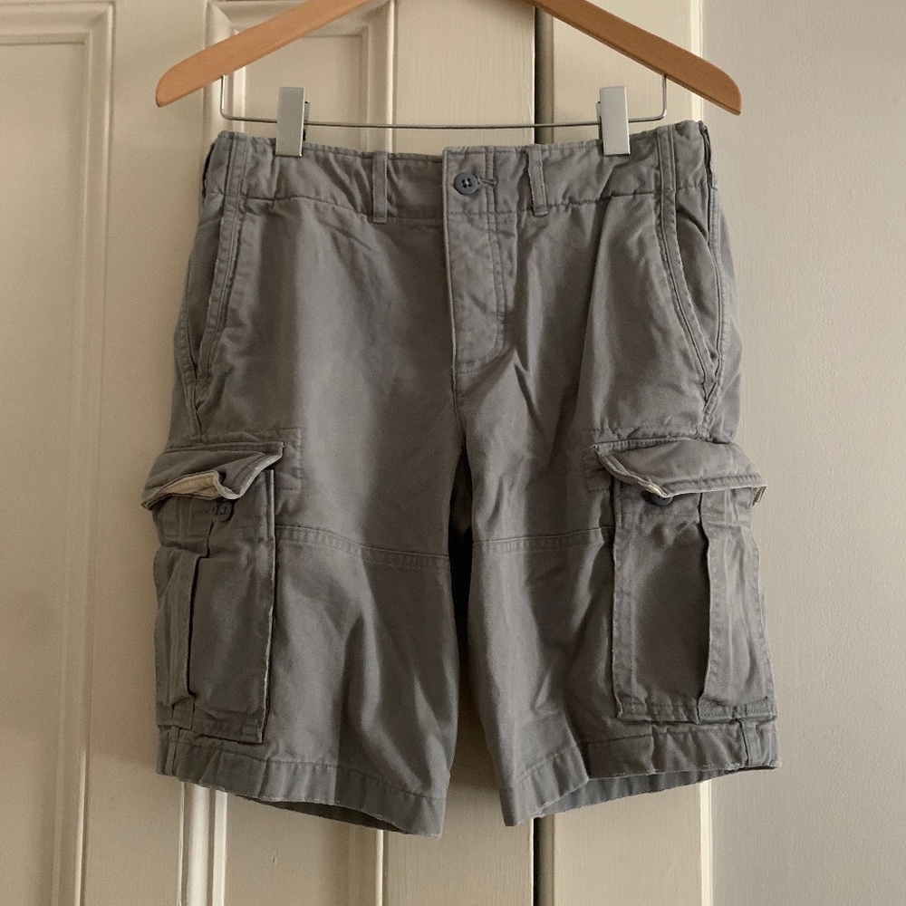 Men's Abercrombie & Fitch Gray Cargo shorts Size 29 9.5" inseam